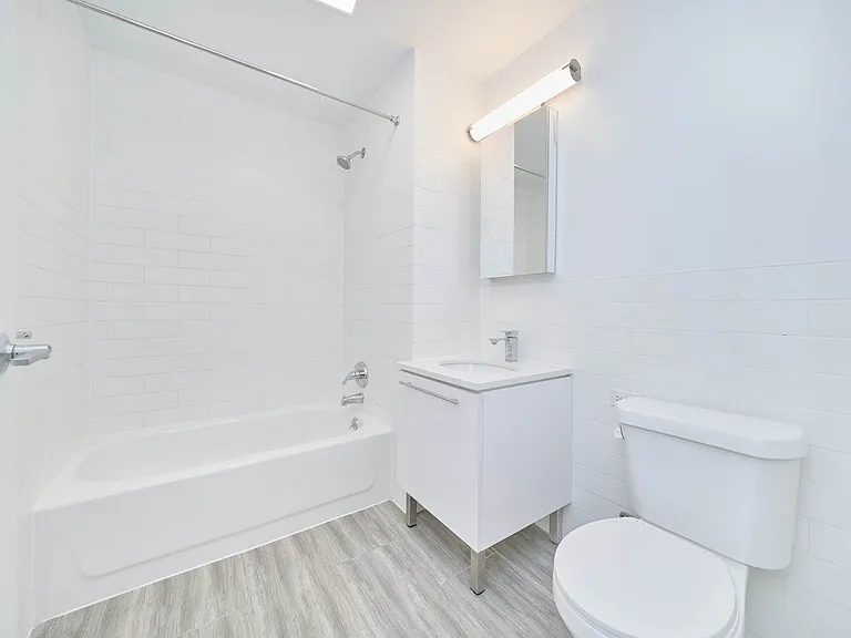2338 2nd Ave #8A — Photo 9