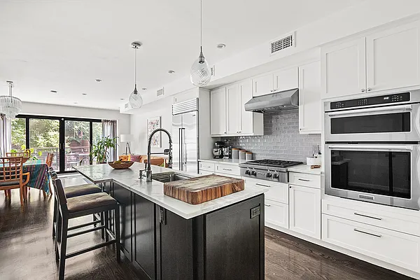 Rented by SERHANT. | media 1