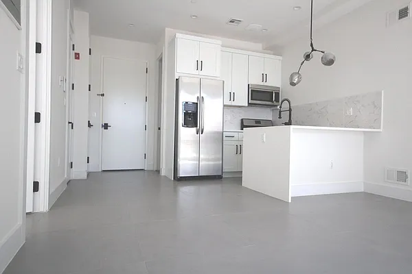 Rented by EXR | media 1