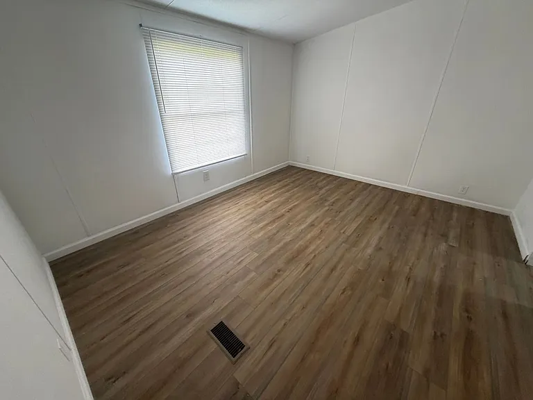 113 Briteblue Dr — Photo 5