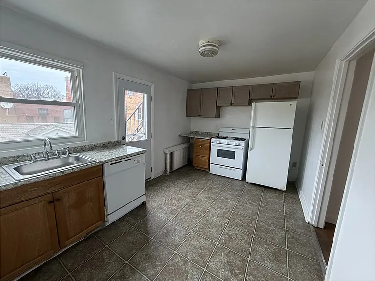 5839 Darlington Rd #4 — Photo 11