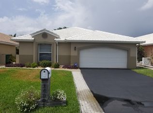14901 Newcastle Ln, Davie, FL 33331