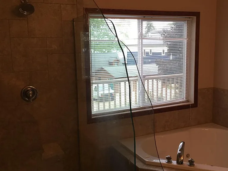 Private Master Suite Bathroom - Showing huge hot tub / jacuzzi and large separate shower area