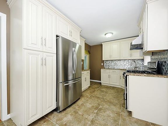 4th image of 217 McKinley Pkwy