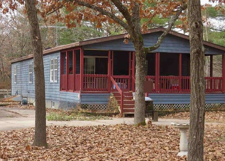 1st image of W7091 S Oakwood Cir