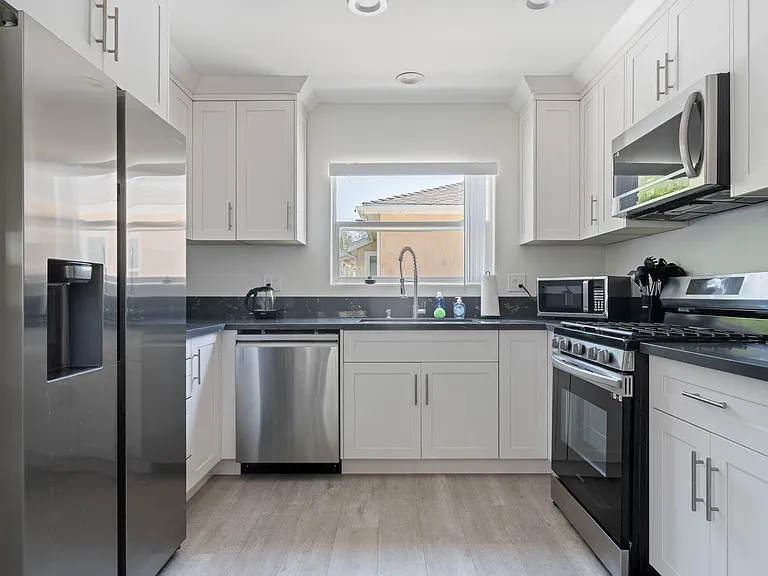 2241 N Niagara St #101 — Photo 9