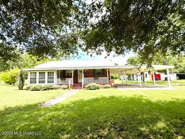 5825 Elder St, Moss Point, MS 39563