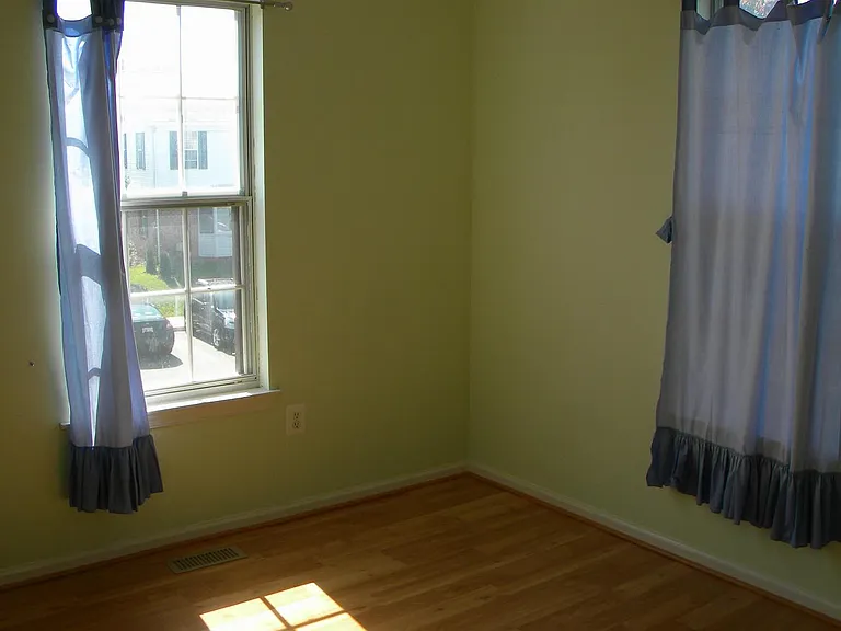 411 Sternwheeler Ct — Photo 11