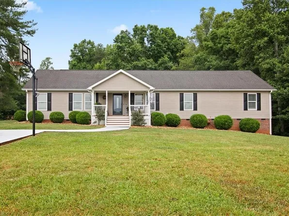 1420 Smith Rd, Westfield, NC 27053