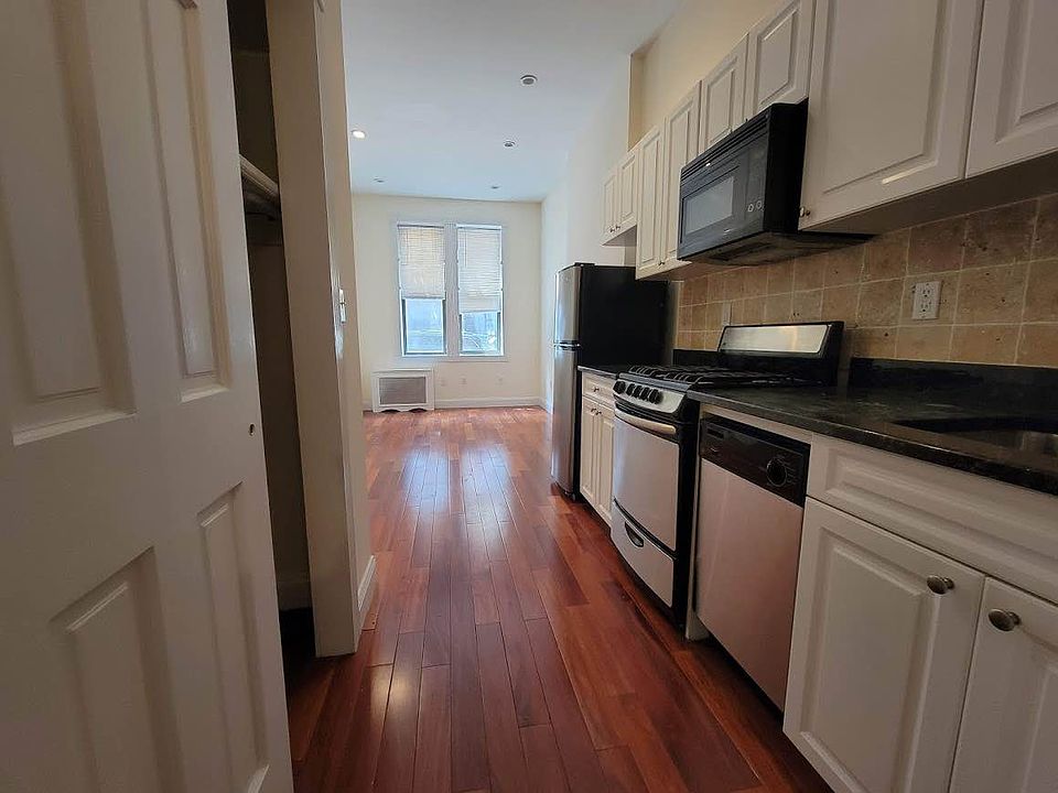 1st image of 413 W 56th St #Xy