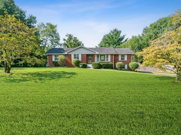 2820 Donna Hill Dr, Nashville, TN 37214