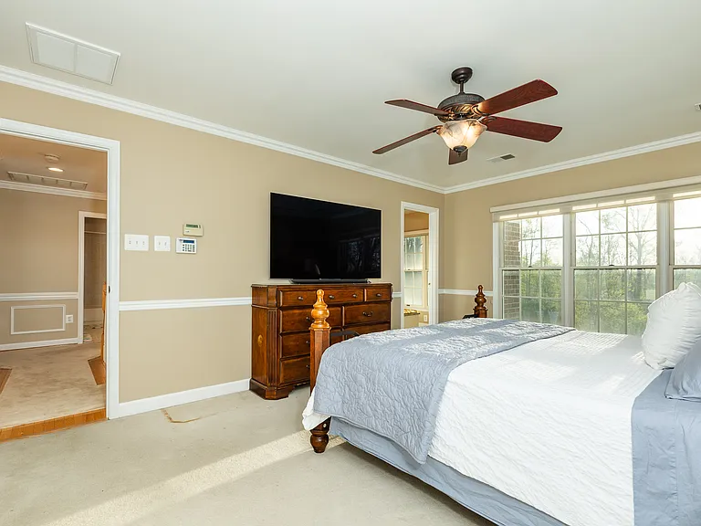 13576 Highland Rd — Photo 25