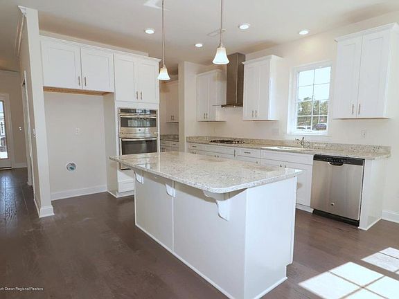 2nd image of 307 Cedarwood Ct