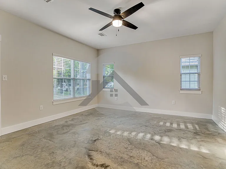 516 Ash St — Photo 11