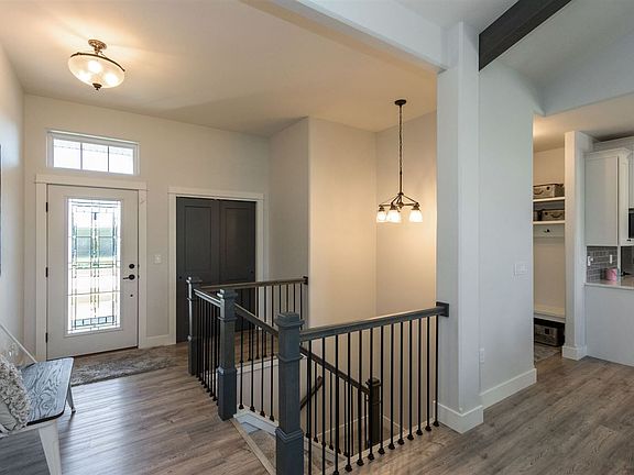 5th image of 435 Carlyle Dr