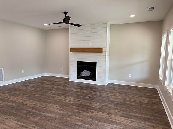2nd image of 95 Shannon Ln