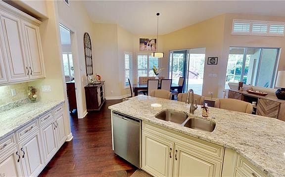 4th image of 10067 Hidden Pines Ln