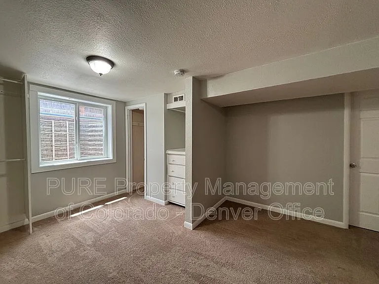 2255 S Clermont St — Photo 20