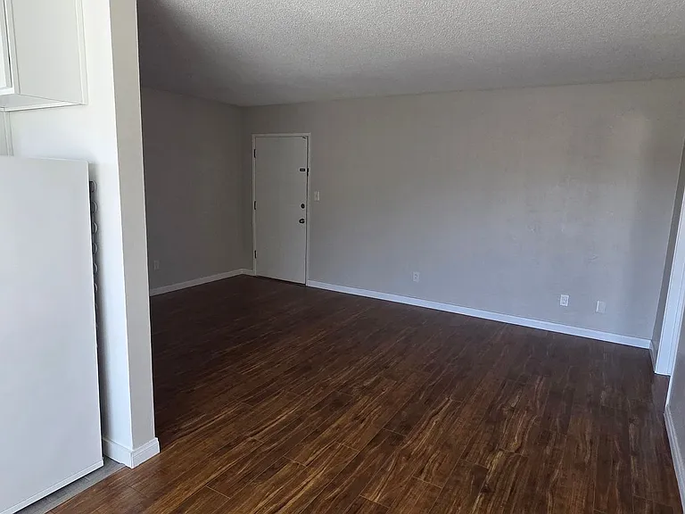 Villa West Apartments — Photo 10