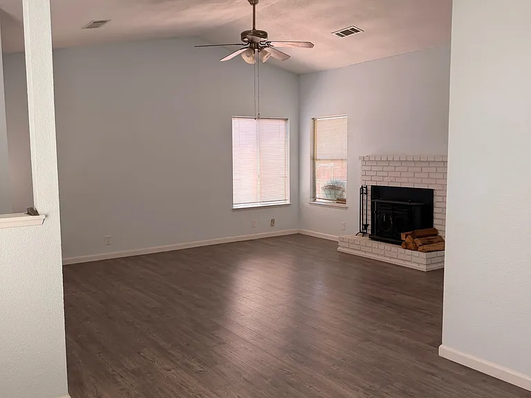 844 N Suzanne Ct — Photo 5