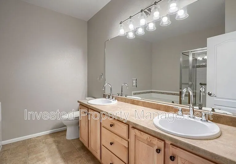 9531 Cedarhurst Ln #D — Photo 13
