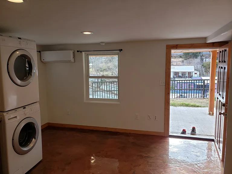 221 Youngblood Hill Ave — Photo 8