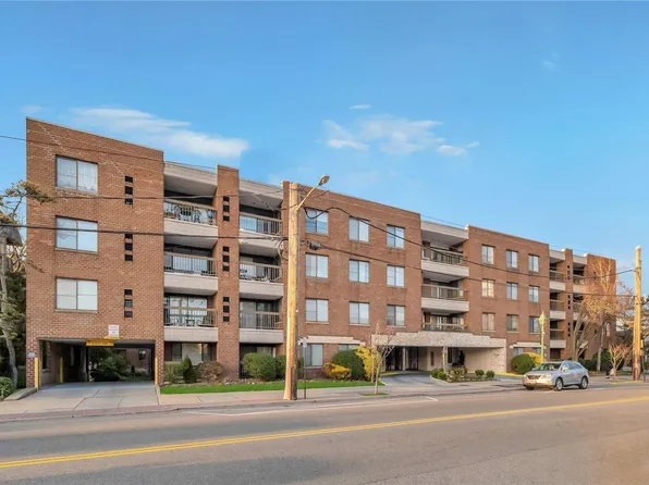 376 Central Avenue #3L, Lawrence, NY 11559