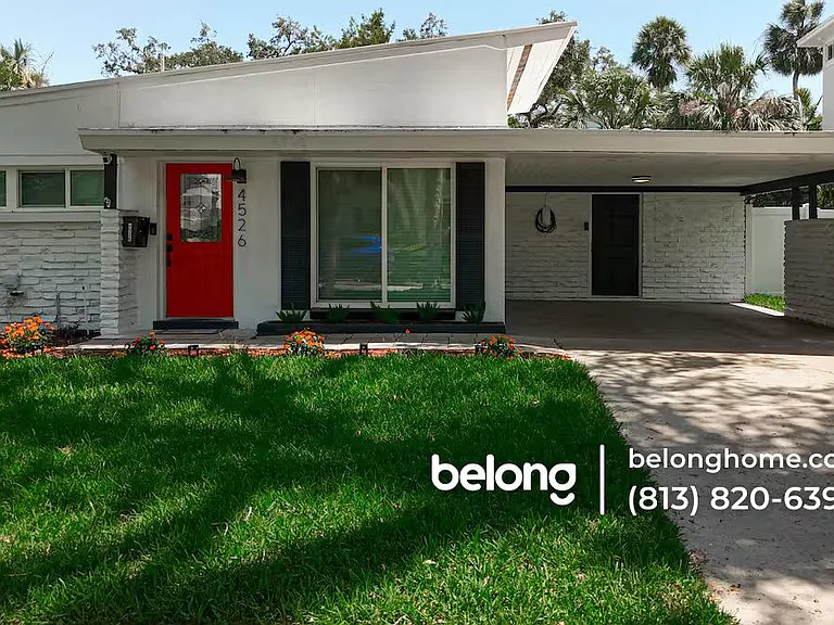 4526 W Beachway Dr — Photo 1