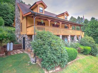 311 Hampton View Dr, Hampton, TN 37658