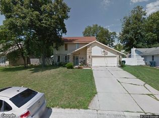 312 W Skyway Dr, Muncie, IN 47303