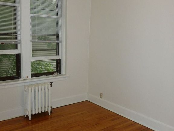 4th image of 2937 N Bartlett Ave #5