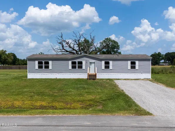 107 Dewaldo St, Scott, LA 70583