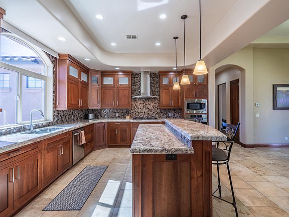 4th image of 893 E Sand Hollow Dr
