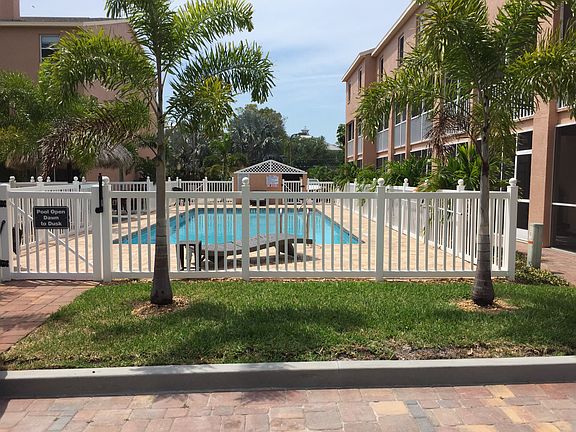 5th image of 1117 Pinellas Bayway S APT 401