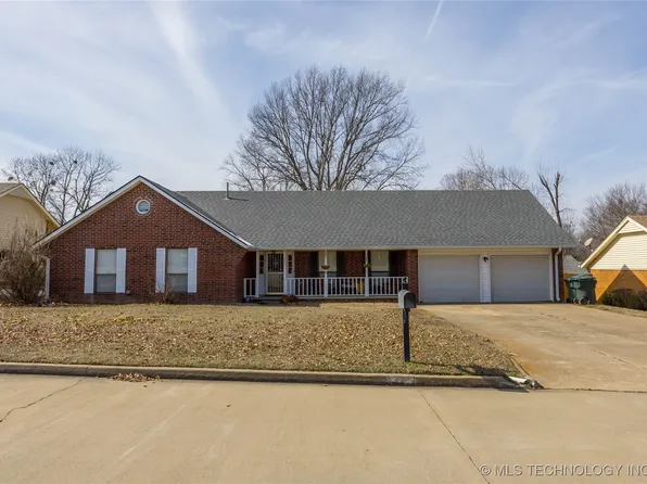 1203 N Miller Dr, Claremore, OK 74017