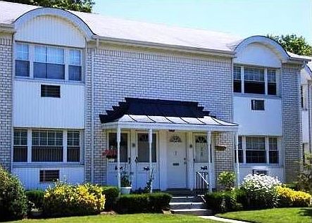 2nd image of 4404 Wilshire Ln #J04