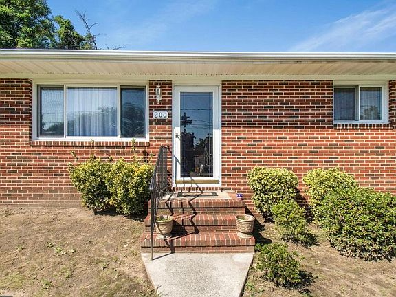 2nd image of 202 Cedar Dr