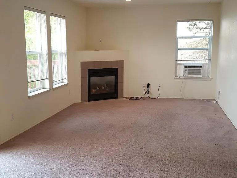 18558 SW Mandy Ct — Photo 4
