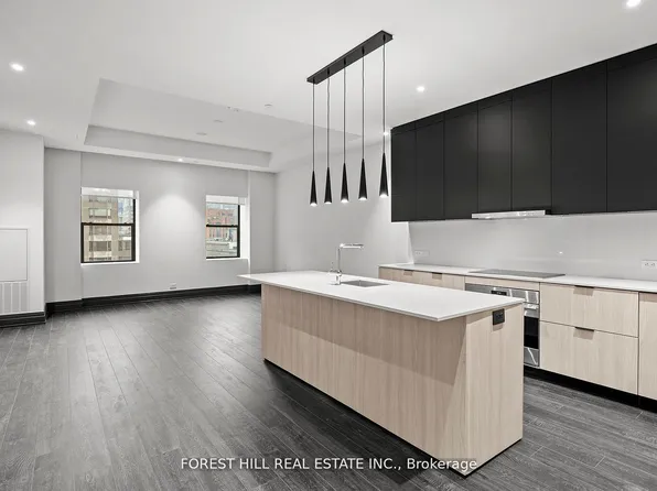 2 Avenue Rd, Toronto, ON