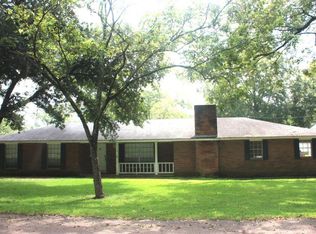 34 Hathorn Ln, Bassfield, MS 39421