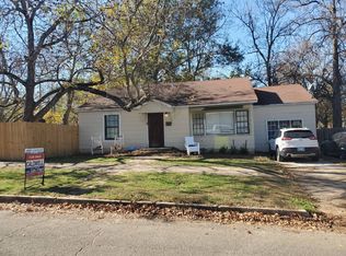 702 S 3rd St, Hugo, OK 74743