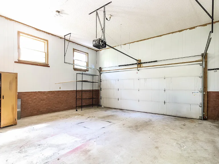 9424 Highgate Rd — Photo 23