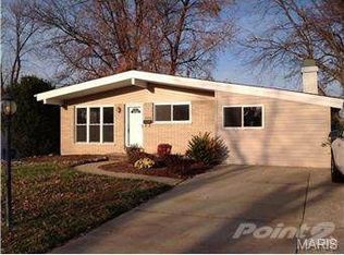2575 Mockingbird Ln, Florissant, MO