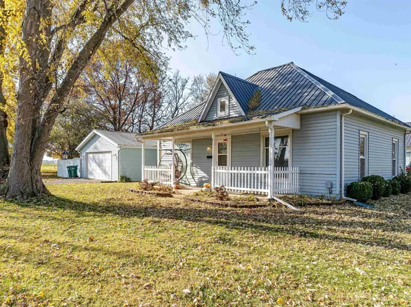 1104 S Adams St, Lewistown, IL 61542