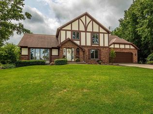 W5625 Rolling Acres Ln, Monroe, WI 53566