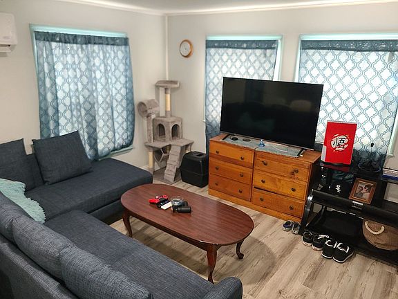 4th image of 5746 Broadmore St
