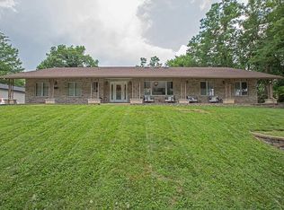 14381 Ladue Rd, Chesterfield, MO 63017