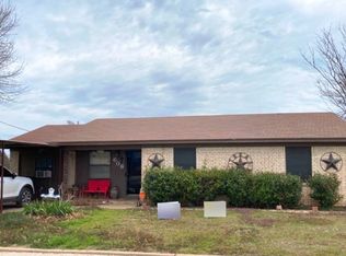 606 N Hook St, Henrietta, TX 76365