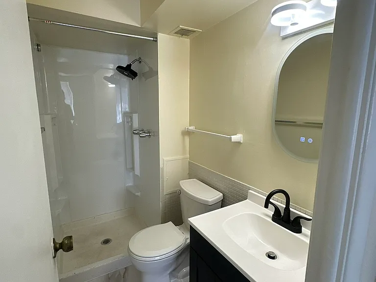 2 Bedroom 2 Bathroom 
Bathroom #2