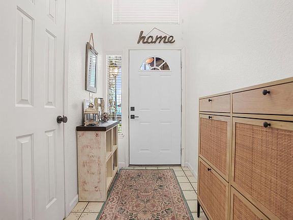 5th image of 1017 Jayhawk Way